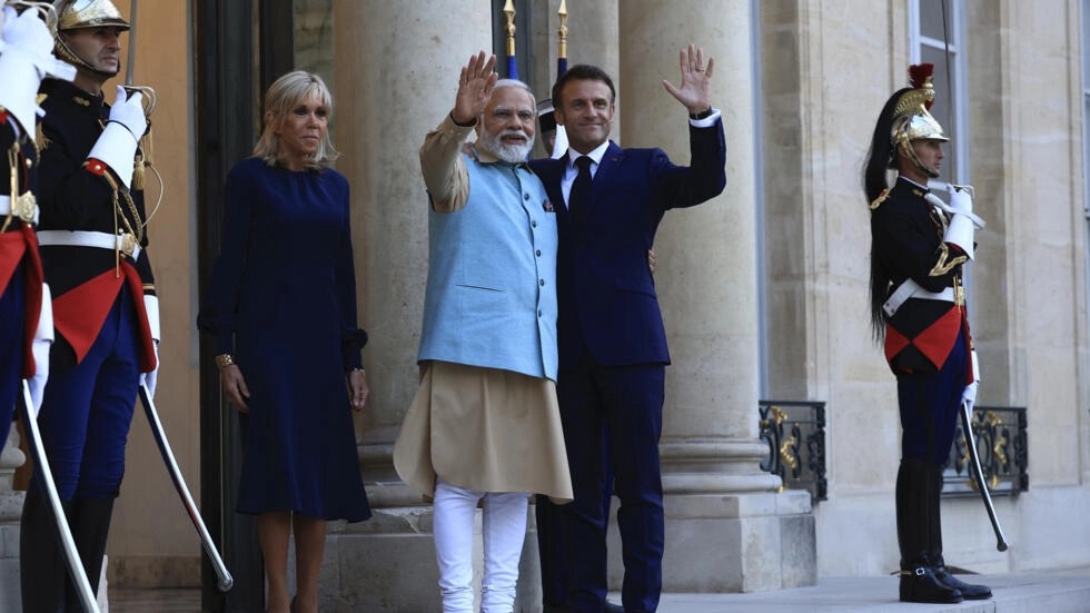 Modi feierte den Bastille-Tag in Frankreich im Schatten landesweiter Revolten