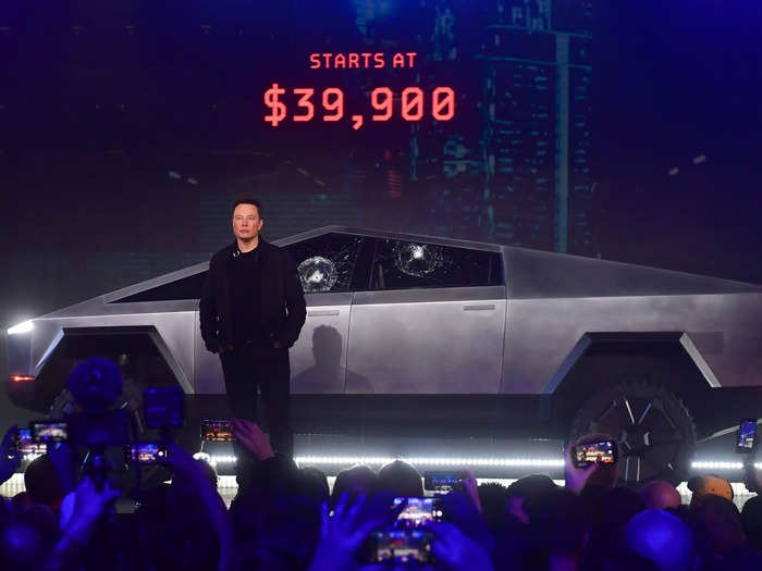 Teslas Cybertruck beginnt endlich mit der Entwicklung, zwei Jahre verzögert. Das Folgende sind sechs verschiedene Projekte, die Elon Musk an dieser Stelle vorstellen wollte.