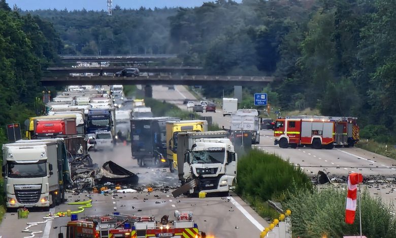 A2-Autobahn weiterhin gesperrt: Anhaltende Explosionsgefahr nach schwerem Unfall