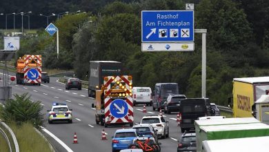 Tödlicher Unfall auf der A10: Fußgänger von mehreren Fahrzeugen erfasst