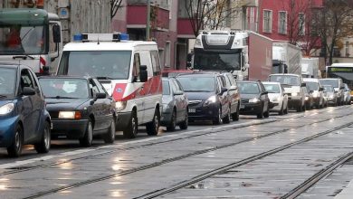 Verkehrsaufregung im südöstlichen Berlin: Kontroverse um neue Busspur entfacht