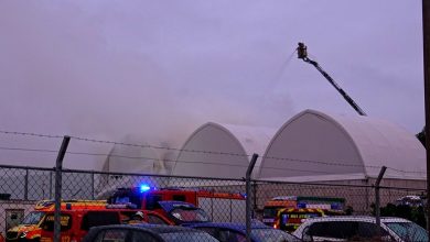 Großbrand im Freitaler Lagerhaus breitet sich als Rauch auf Dresden aus