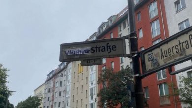 Was ist der Grund für die seltsame Namensänderung in Berlin: Löwestraße wird in Wildschweinstraße umbenannt