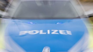 Explosion in Mannheim: Auto auf Parkplatz detoniert - Mann verletzt