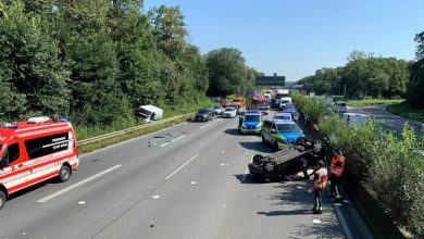 Schwerer Verkehrsunfall auf der A57 bei Neuss-Reuschenberg sorgt für Verkehrschaos