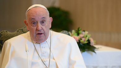 Besorgniserregende Gesundheitslage des Papstes: Lungenentzündung und Reisepläne