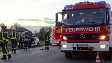 Schwerer Verkehrsunfall auf der B 70 bei Südlohn - Rettungskräfte im Einsatz